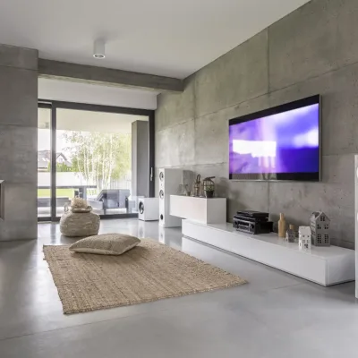 Kanto PF400 Supporto a parete a basso profilo per TV da 40" - 90"
